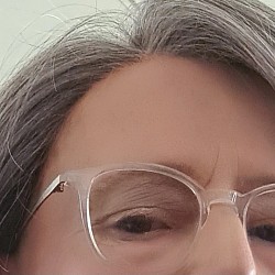 die Friese sitzt